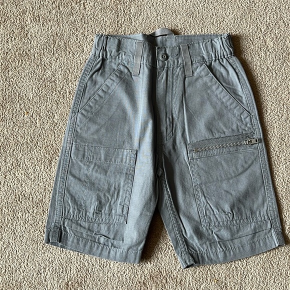 NEW boys Levi Strauss shorts,sz. 7, 4 front pockets, 2 back pockets! 100% cotton - Picture 1 of 4